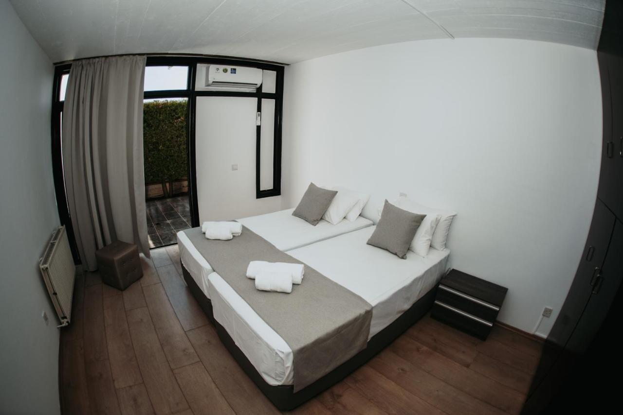Ovis Hotel Apartments Aya Napa Dış mekan fotoğraf