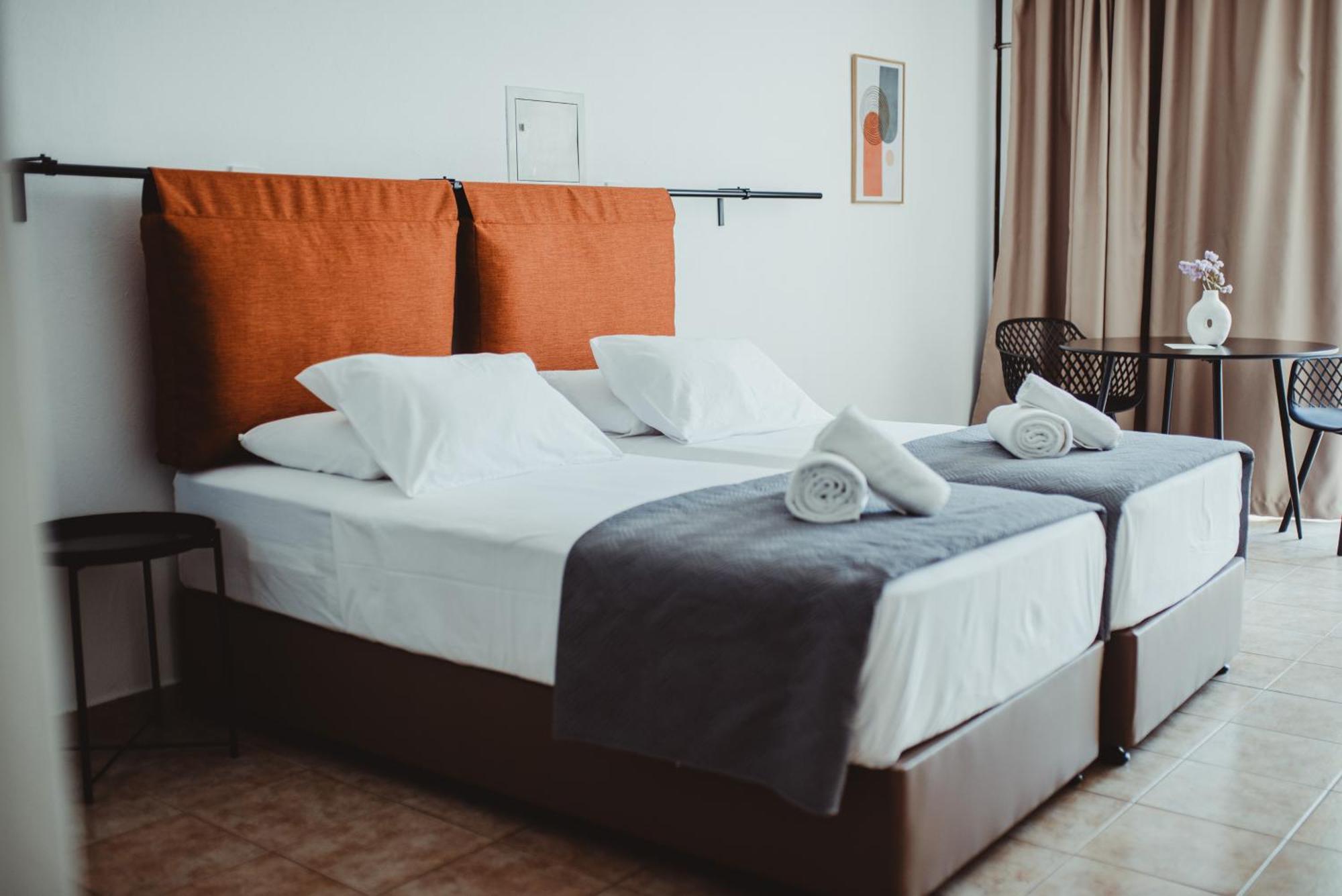Ovis Hotel Apartments Aya Napa Dış mekan fotoğraf