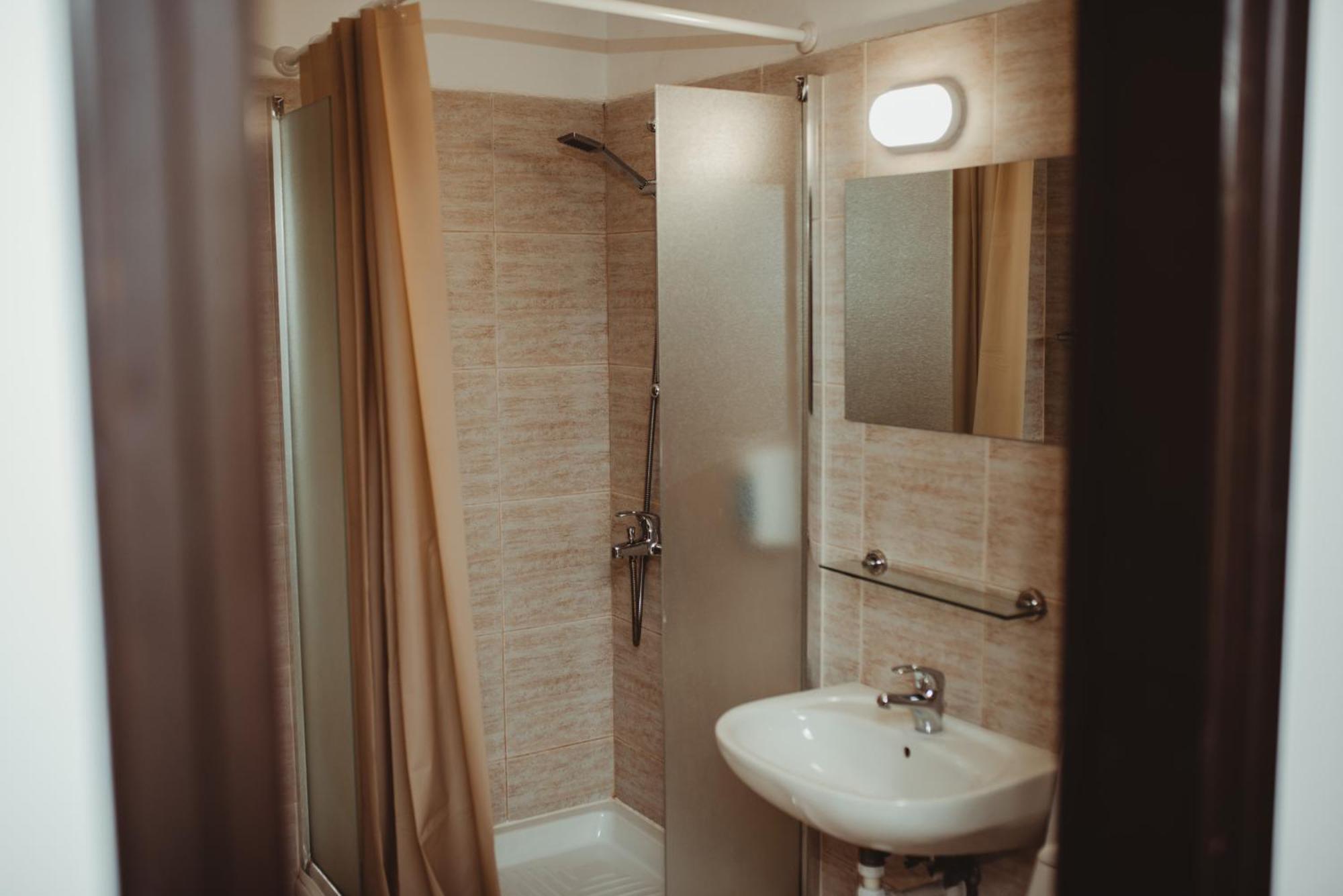 Ovis Hotel Apartments Aya Napa Dış mekan fotoğraf